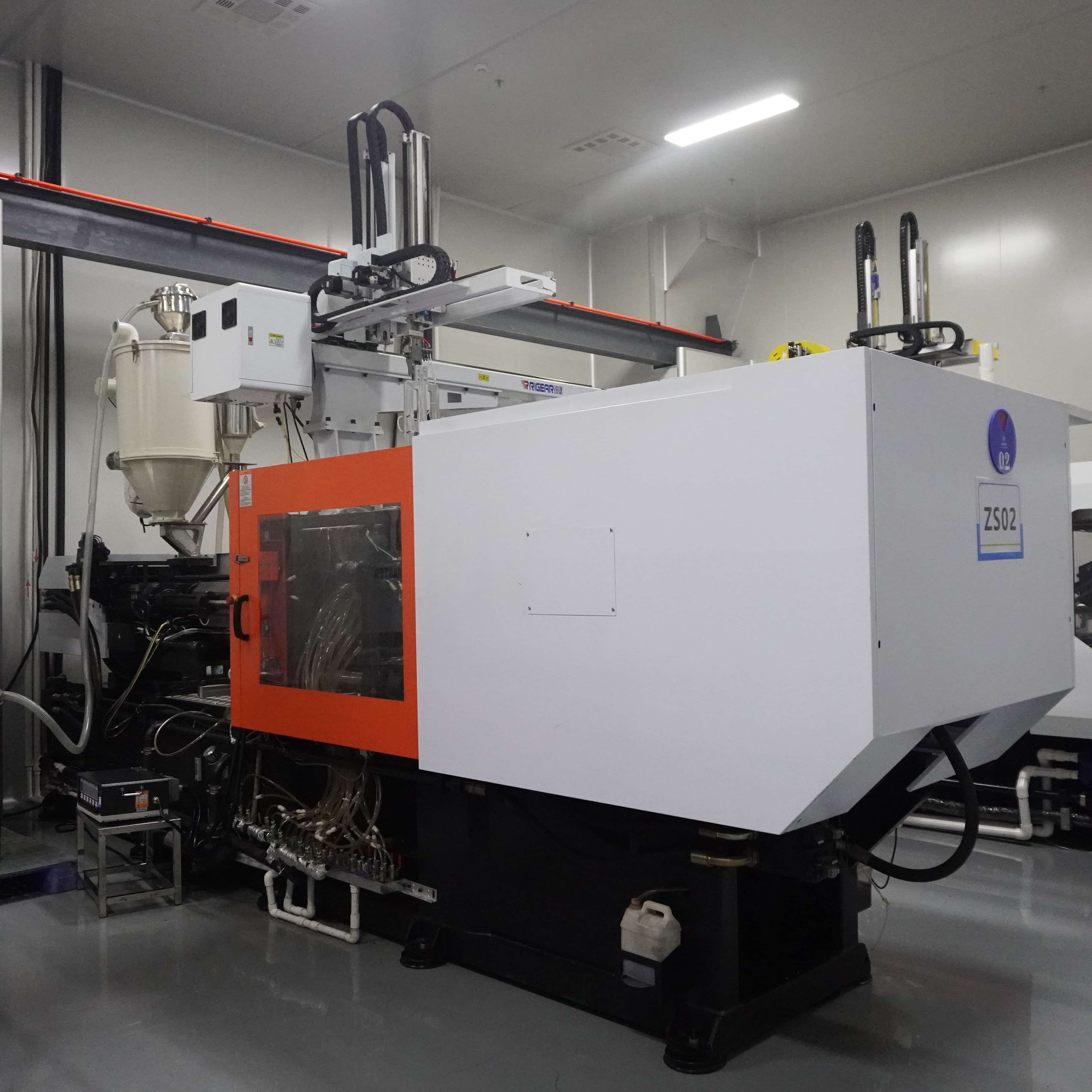 精密件注塑车间